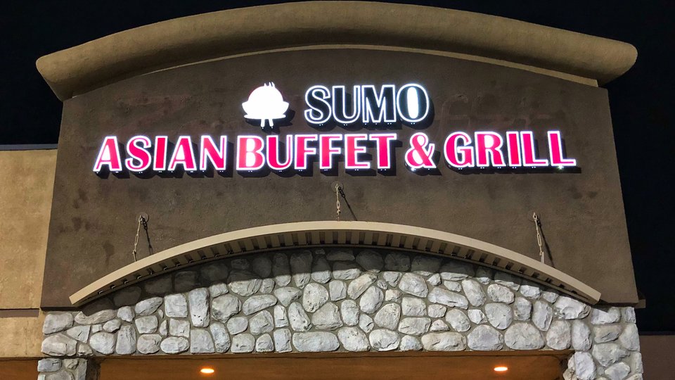 Restaurant entrance at 21610 Victory Blvd.